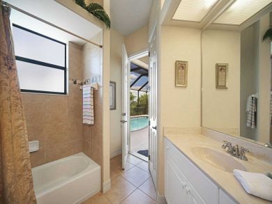 Cape Coral Lovely Three bedroom Villa on the Water